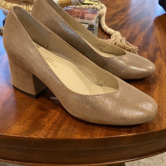Bettye Muller Suede Block Heel Pump
In Beige Size 7.5 - Picture 2 of 7